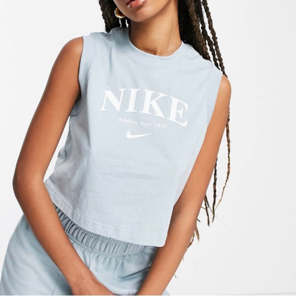 New Nike tank top